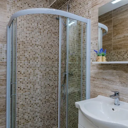 Nikolina Guest house 3*