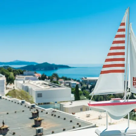 尼科利娜旅馆 3*