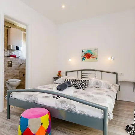 Guest house Nikolina 3*