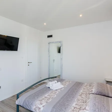 尼科利娜旅馆 3*