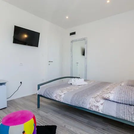 Gostinjska kuća Nikolina 3*