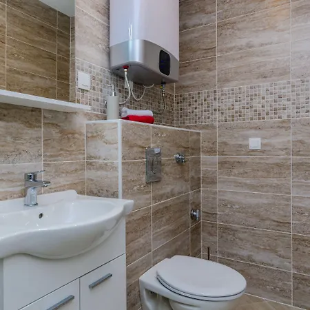 Nikolina دوبروفينك