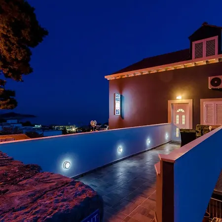 Guest house Nikolina 3*