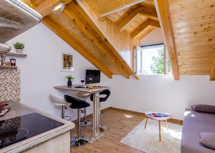 Nikolina Guest house