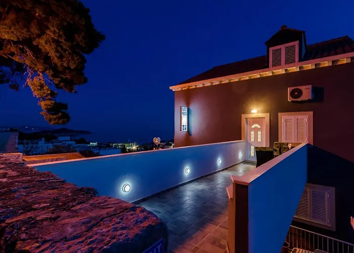 Guest house Nikolina 3*