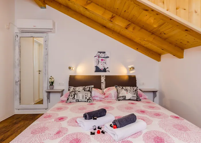 Nikolina Guest house 3*