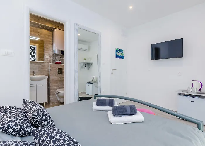 Guest house Nikolina 3*